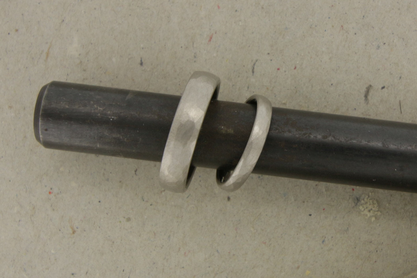Dunkle Trauringe Eheringe