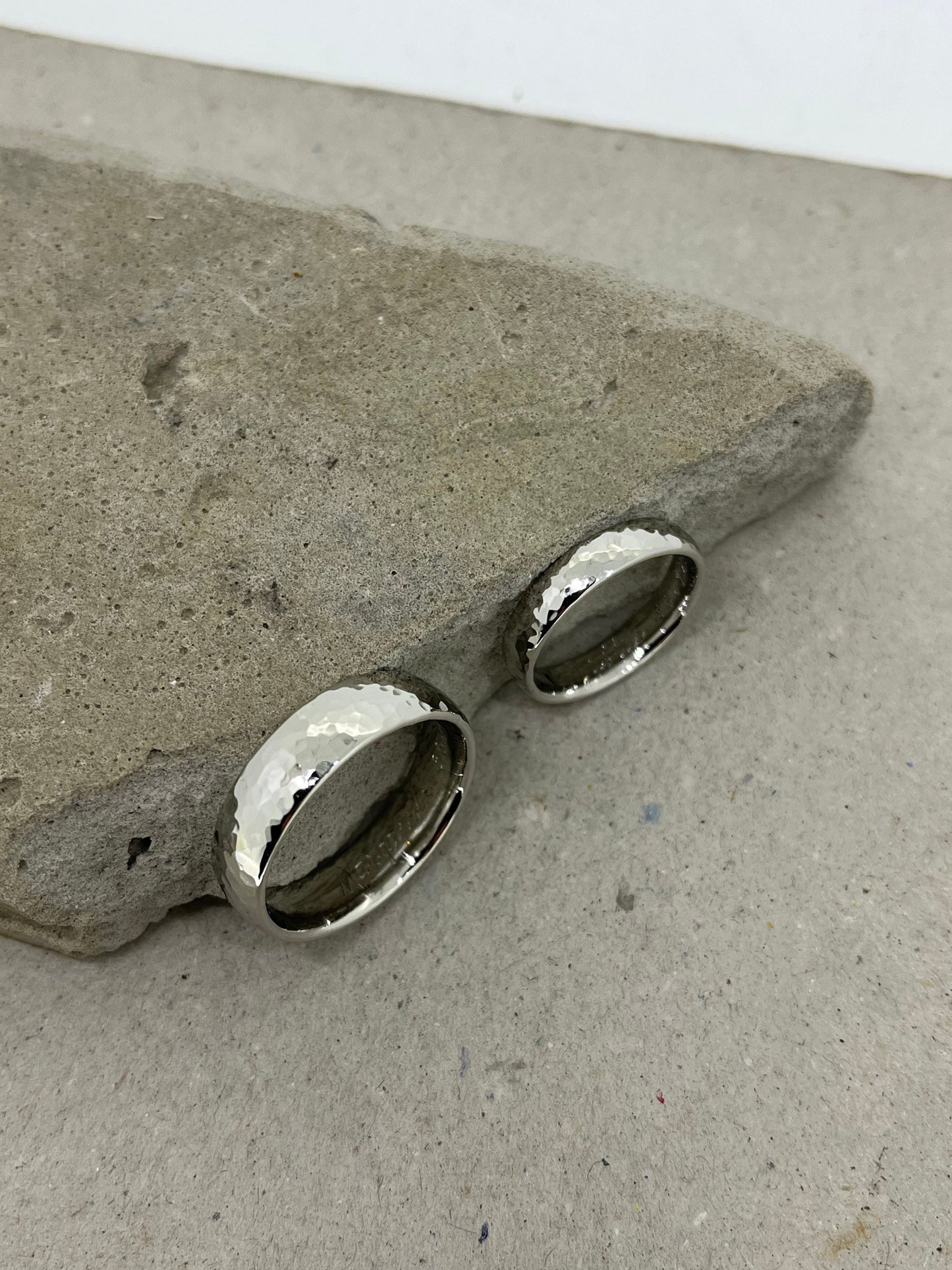 Eheringe Platin Hammerschlag, poliert