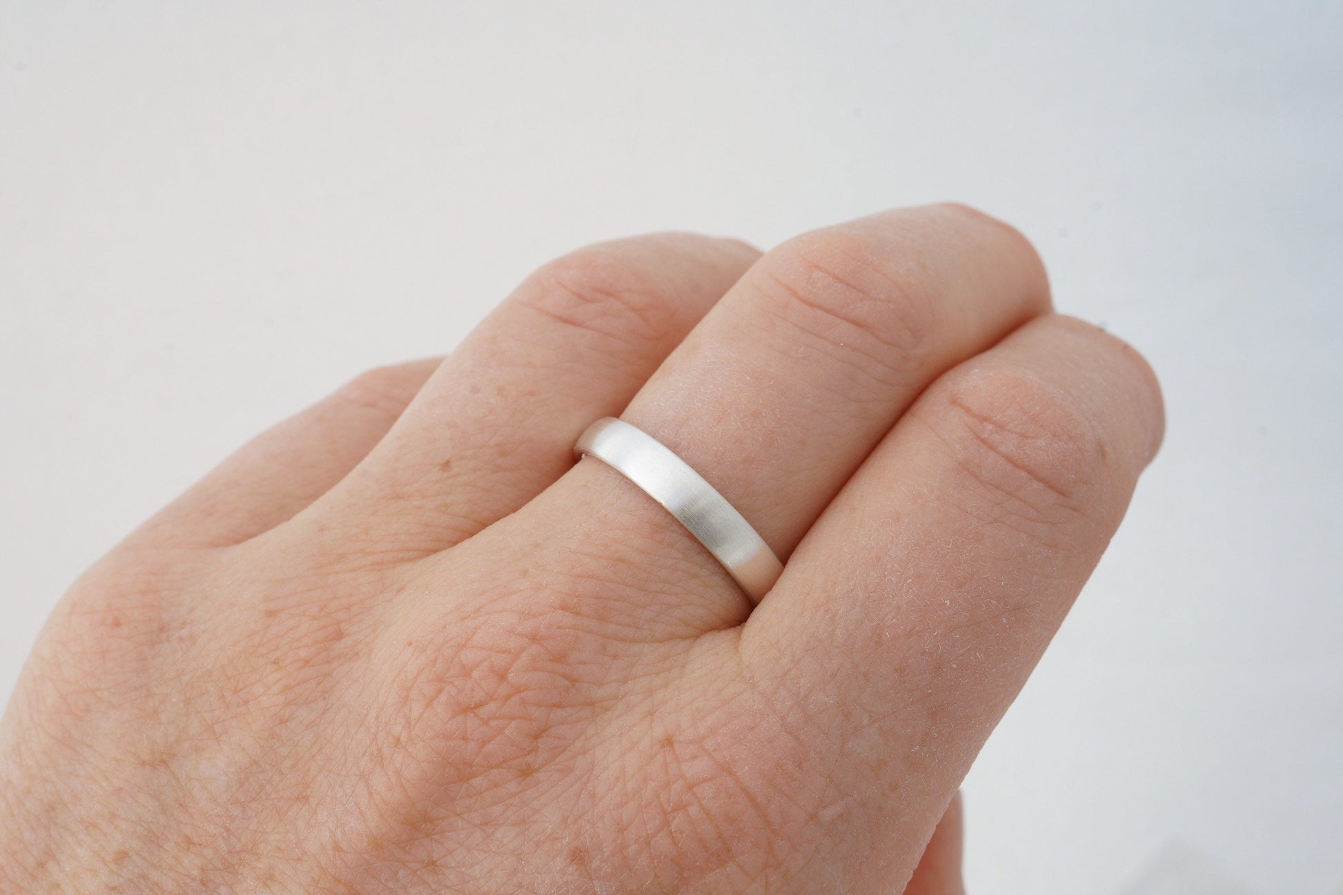 Silber Eheringe (925) | mit Brillant | oval, matt | 4 mm