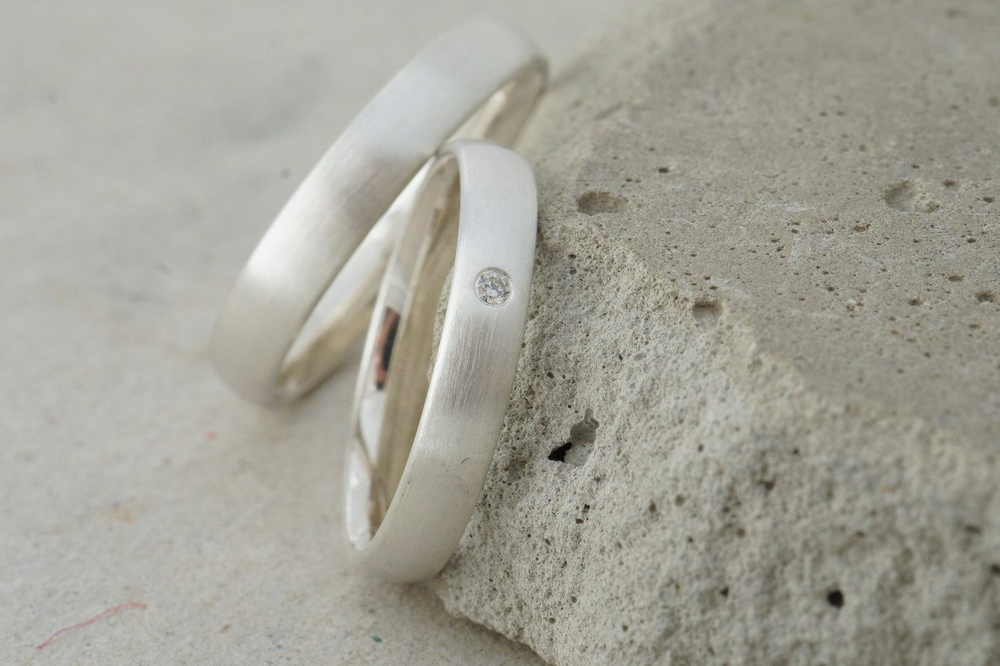 Silber Eheringe (925) | mit Brillant | oval, matt | 4 mm