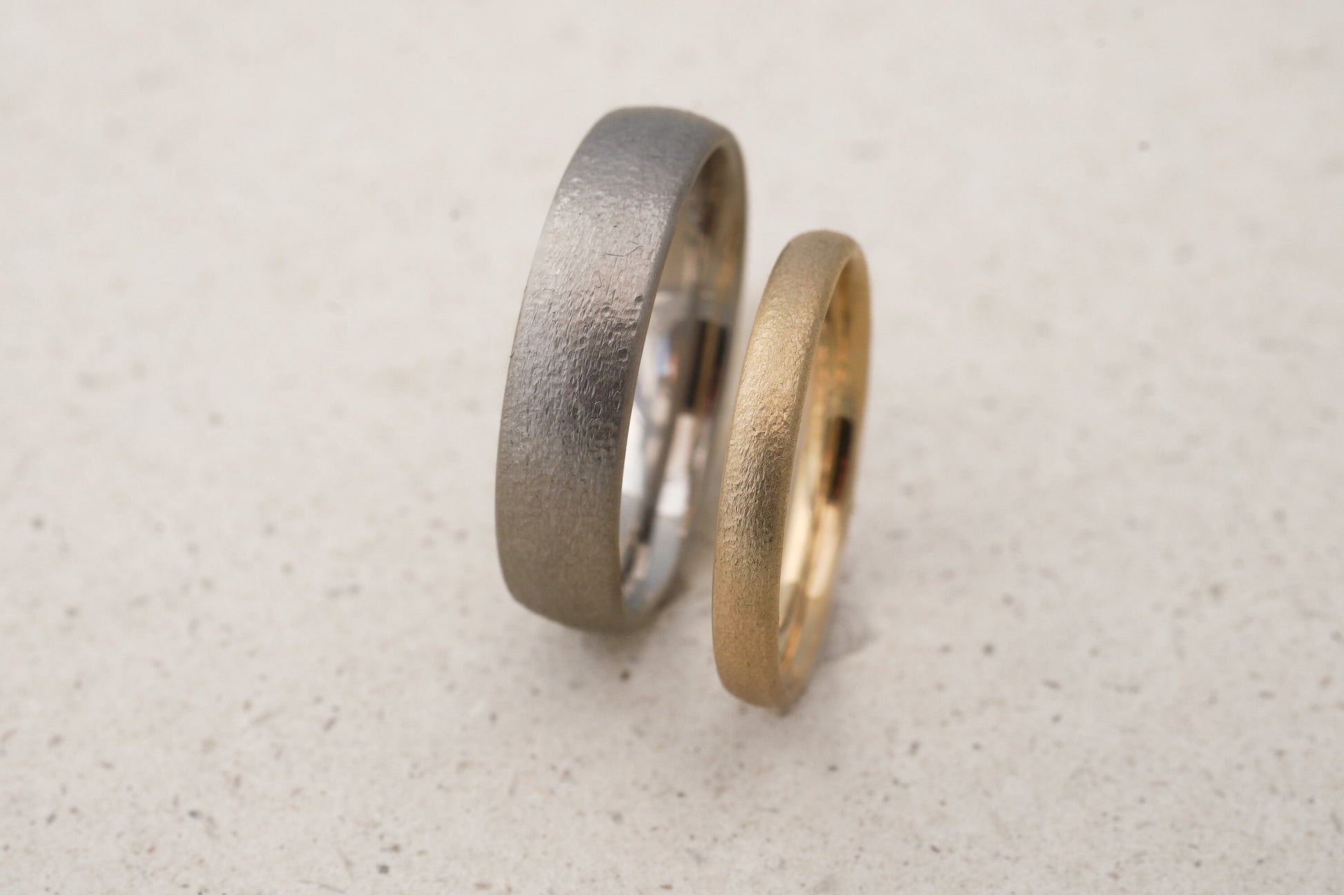 Gelbgold Ehering Platin Trauring zweifarbiges Eheringpaar recyceltes Material