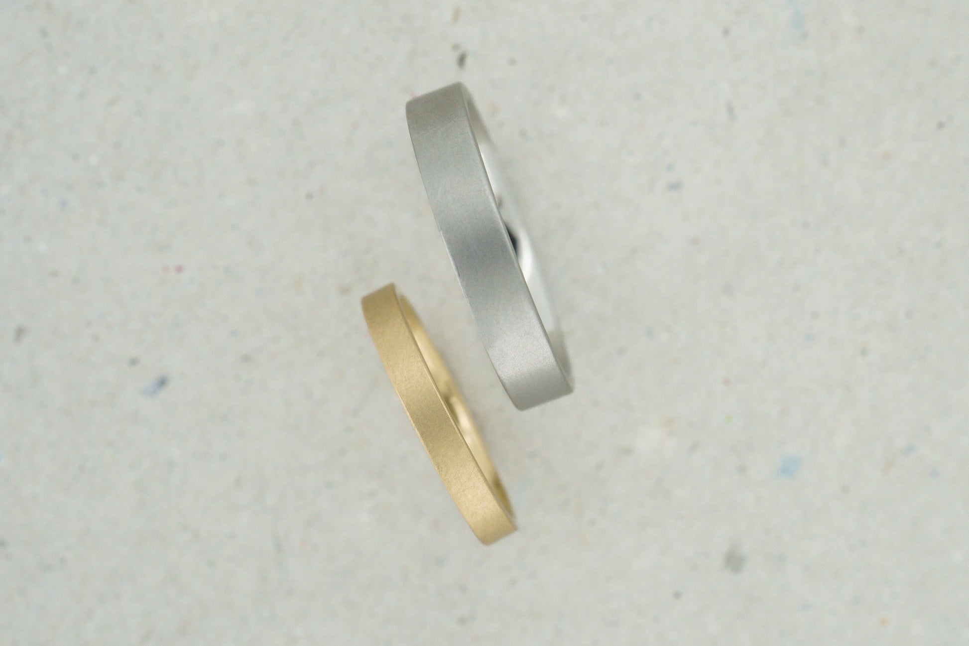 Kantige Eheringe 500 Palladium und 585 Gelbgold