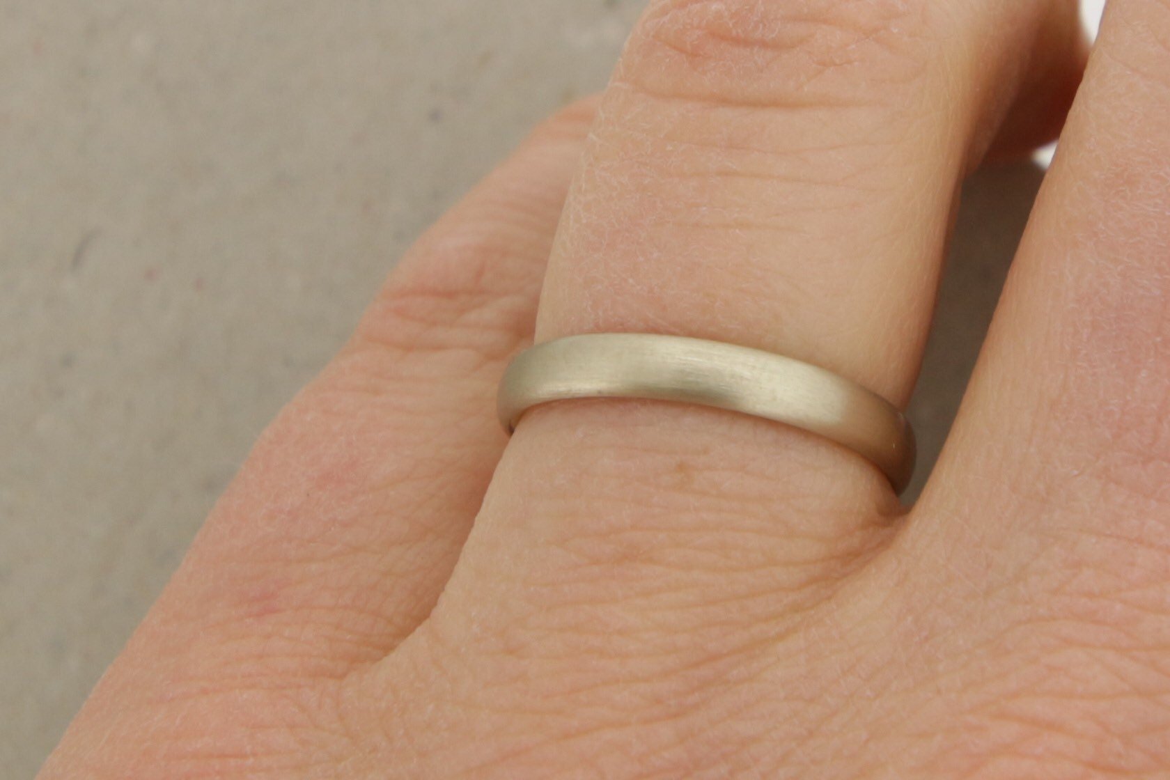 Champagnergold Eheringe (585) | schmal, 3 mm breit - Goldschmiede Miret