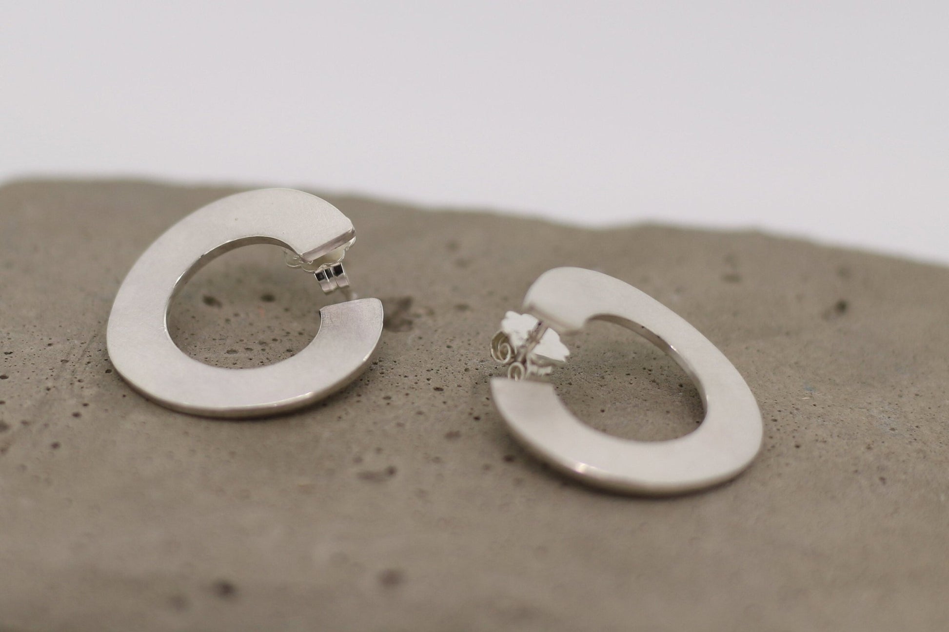Creolen Silber | asymmetrisch - Goldschmiede Miret