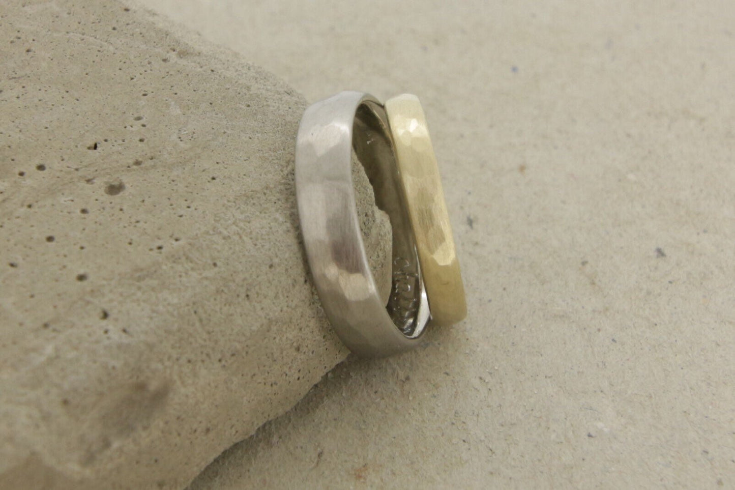 Gelbgold (585) und Platin (500) Eheringe | zweifarbig - Goldschmiede Miret