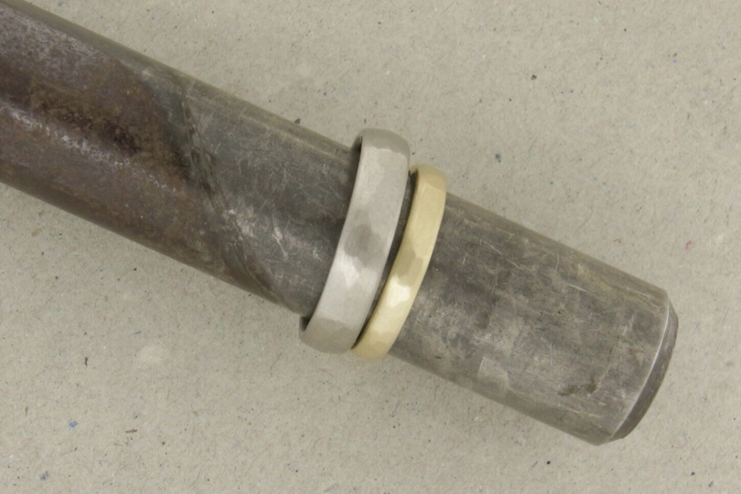 Gelbgold (585) und Platin (500) Eheringe | zweifarbig - Goldschmiede Miret