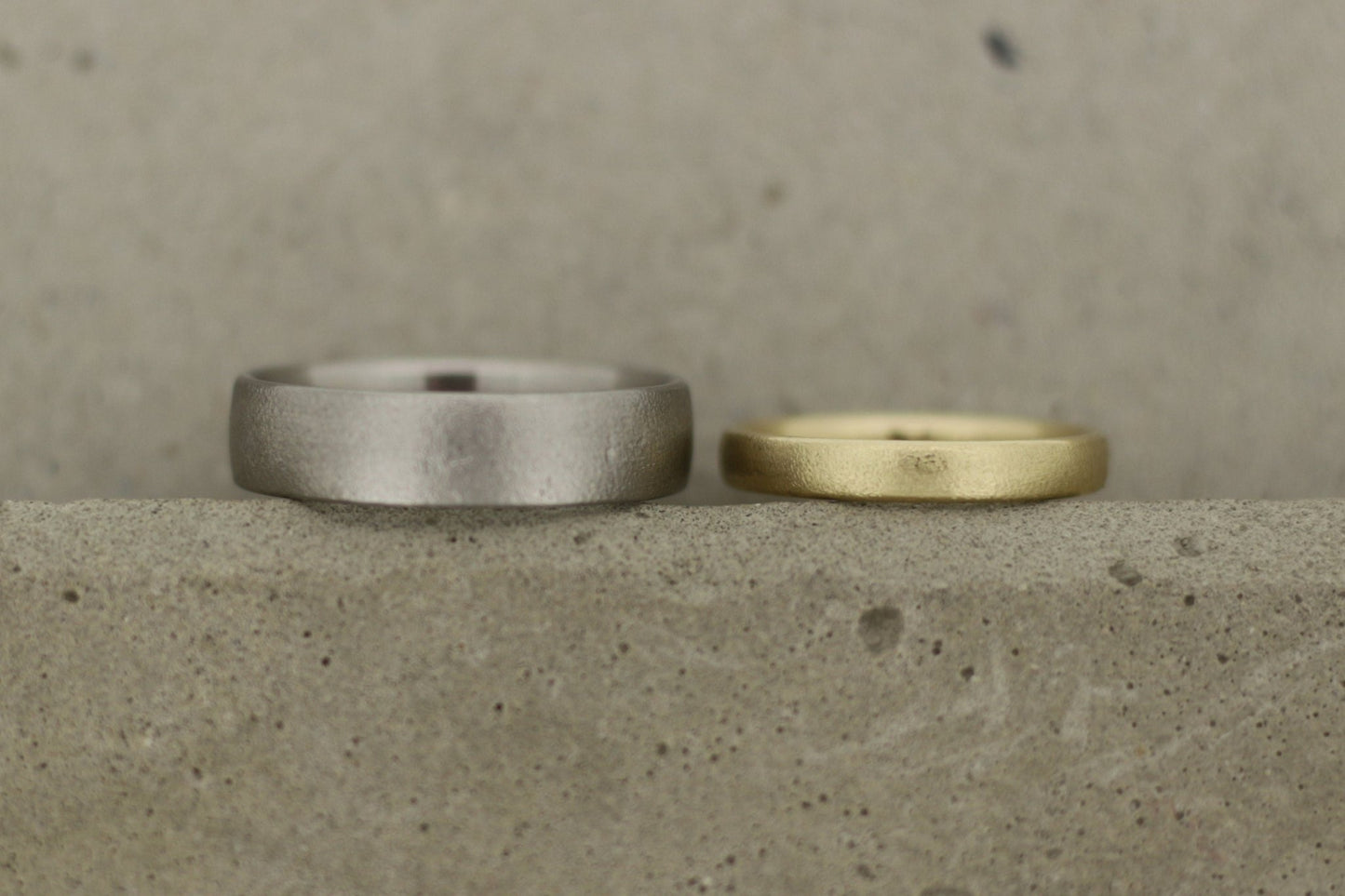 Gelbgold (585) und Platin (600) Eheringe | zweifarbig - Goldschmiede Miret