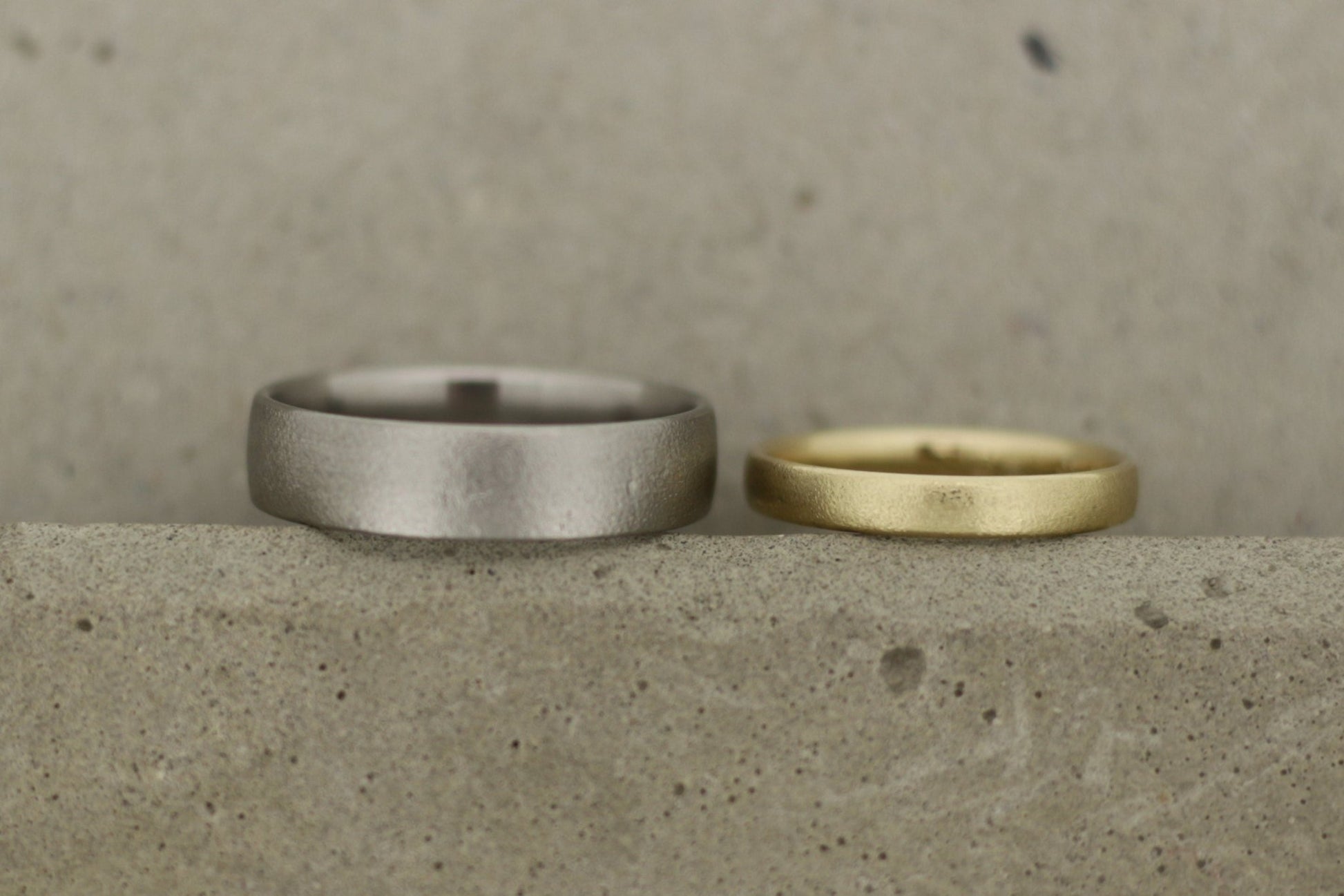 Gelbgold (585) und Platin (600) Eheringe | zweifarbig - Goldschmiede Miret