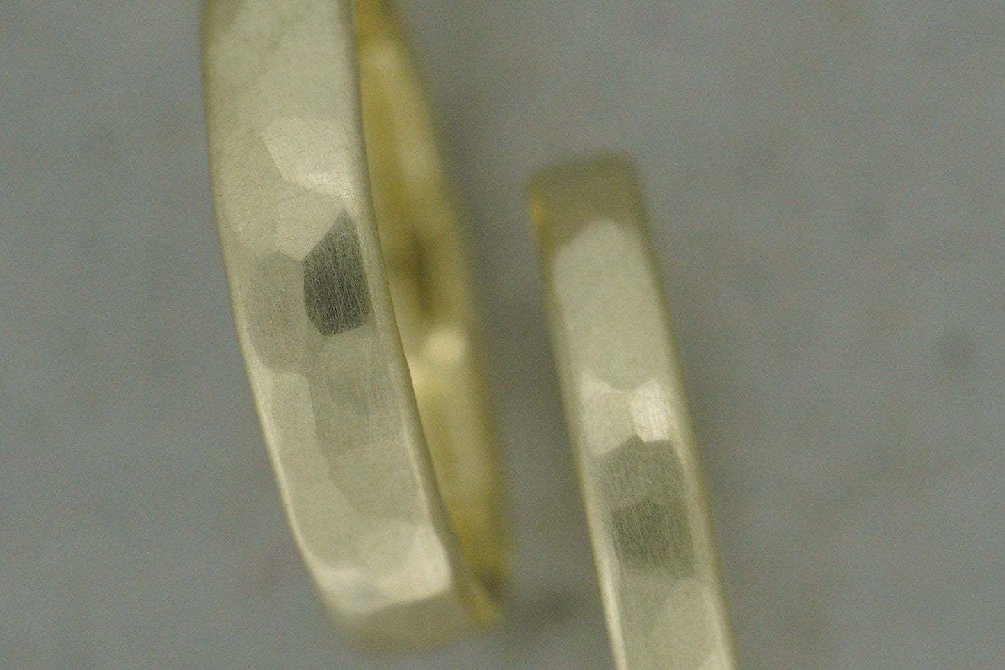 Gelbgold Eheringe (333) | gehämmert - Goldschmiede Miret