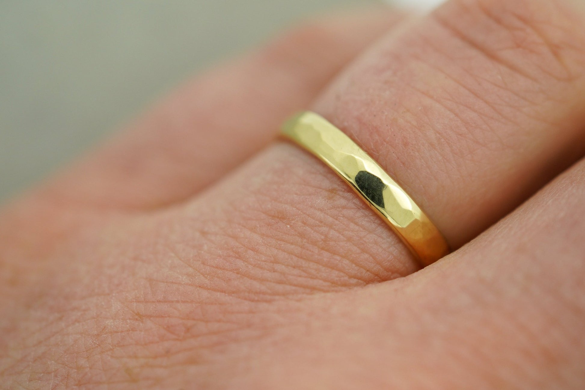 Gelbgold Eheringe (333/585/750) | gehämmert | poliert - Goldschmiede Miret
