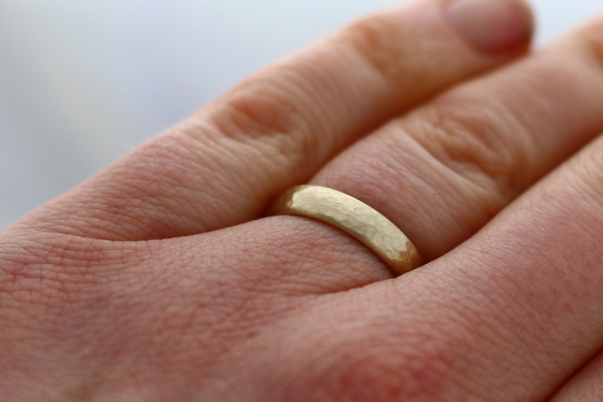 Gelbgold Eheringe (333/585/750) | gehämmert Trauringe | gerundet oval - Goldschmiede Miret