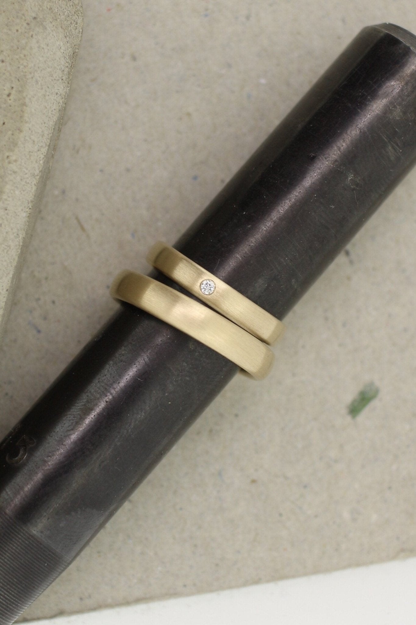 Gelbgold Eheringe (333/585/750) | mit Brillant | oval, klassisch - Goldschmiede Miret