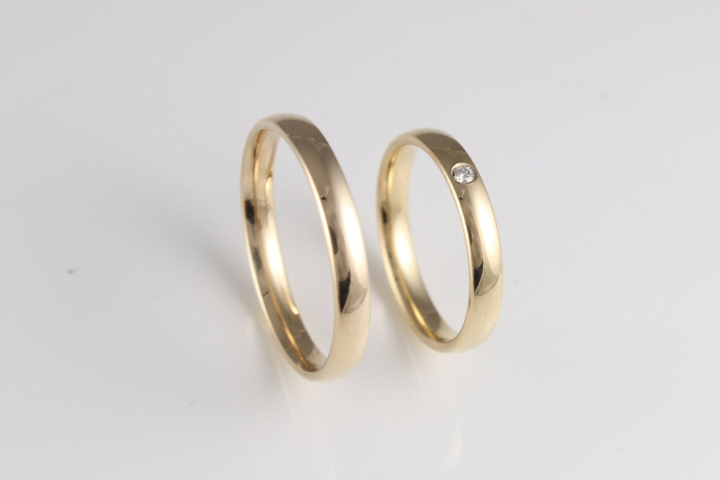 Gelbgold Eheringe (333/585/750) | mit Brillant | oval, klassische Trauringe | 3mm | Diamant glänzend, poliert - Goldschmiede Miret