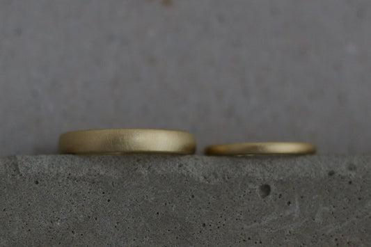 Gelbgold Eheringe (333/585/750) | schmal, breit, schlicht,gewölbt - Goldschmiede Miret