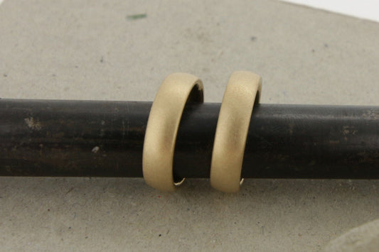 Gelbgold Eheringe (585/333/750) | klassisch | oval, gerundet, matt, gewölbt, breit, schwer - Goldschmiede Miret