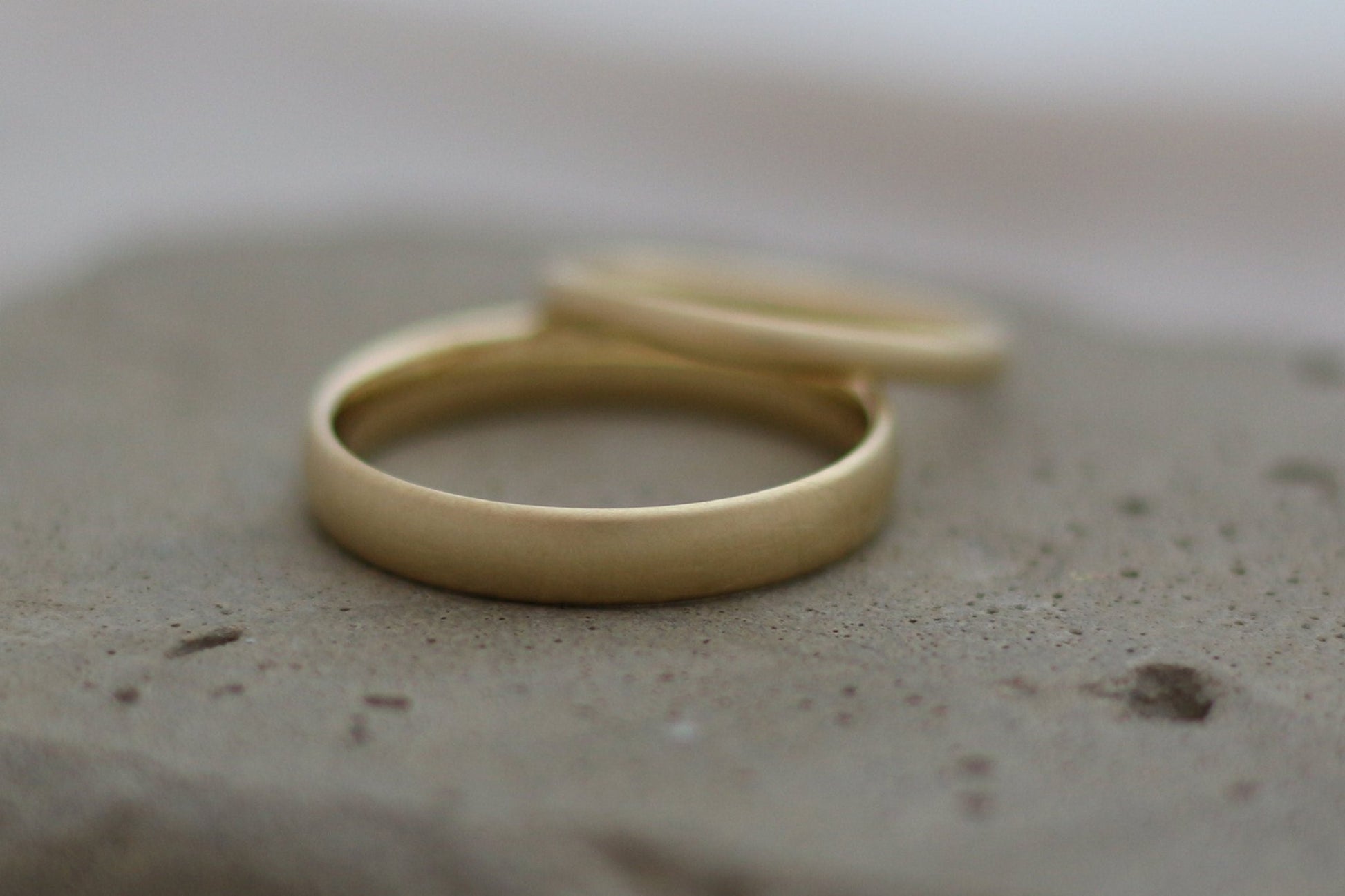 Gelbgold Eheringe (585/750) | Fairtrade | schmal, breit, schlicht, gewölbt, klassisch - Goldschmiede Miret