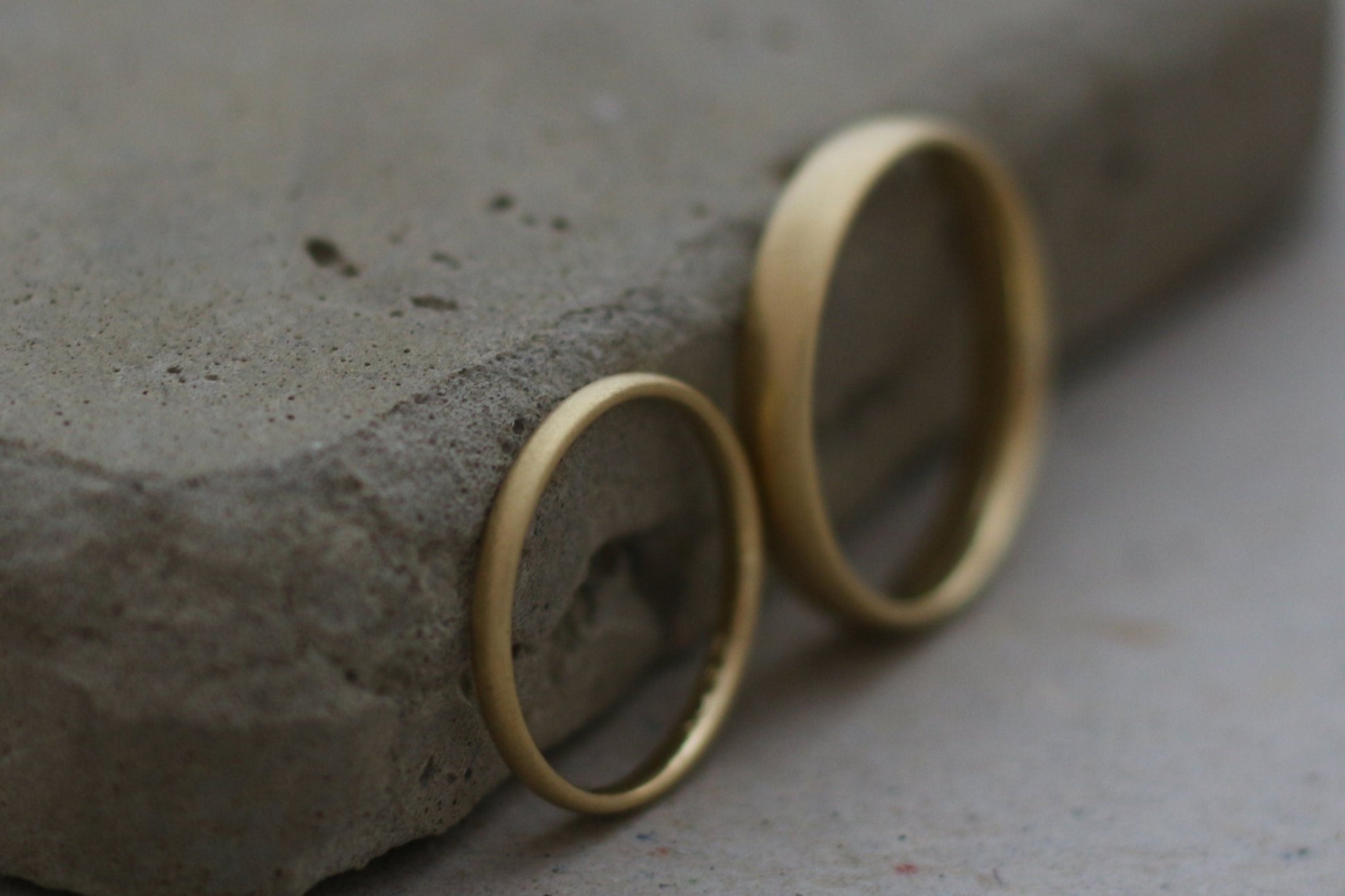 Gelbgold Eheringe (585/750) | Fairtrade | schmal, breit, schlicht, gewölbt, klassisch - Goldschmiede Miret