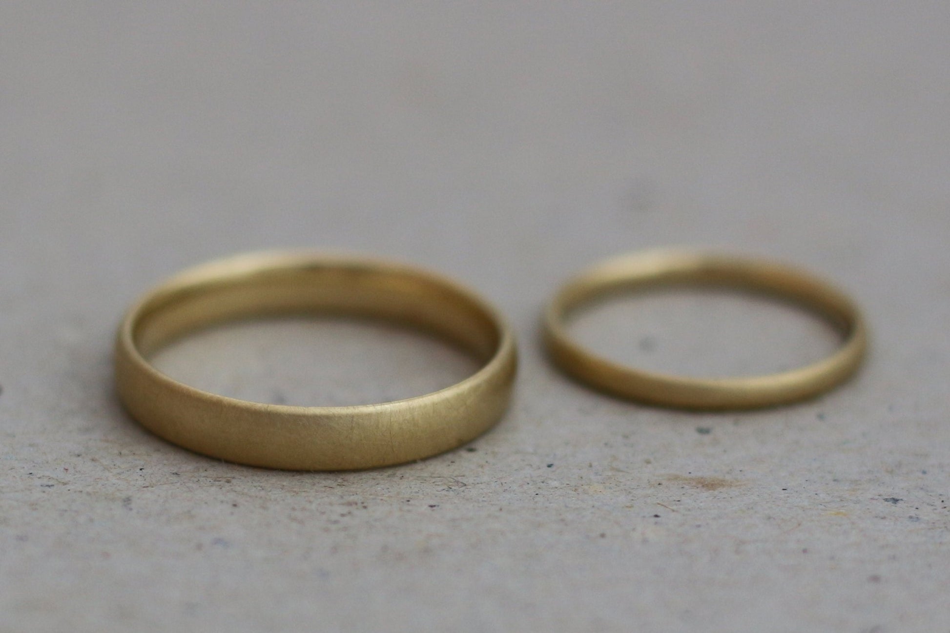 Gelbgold Eheringe (585/750) | Fairtrade | schmal, breit, schlicht, gewölbt, klassisch - Goldschmiede Miret
