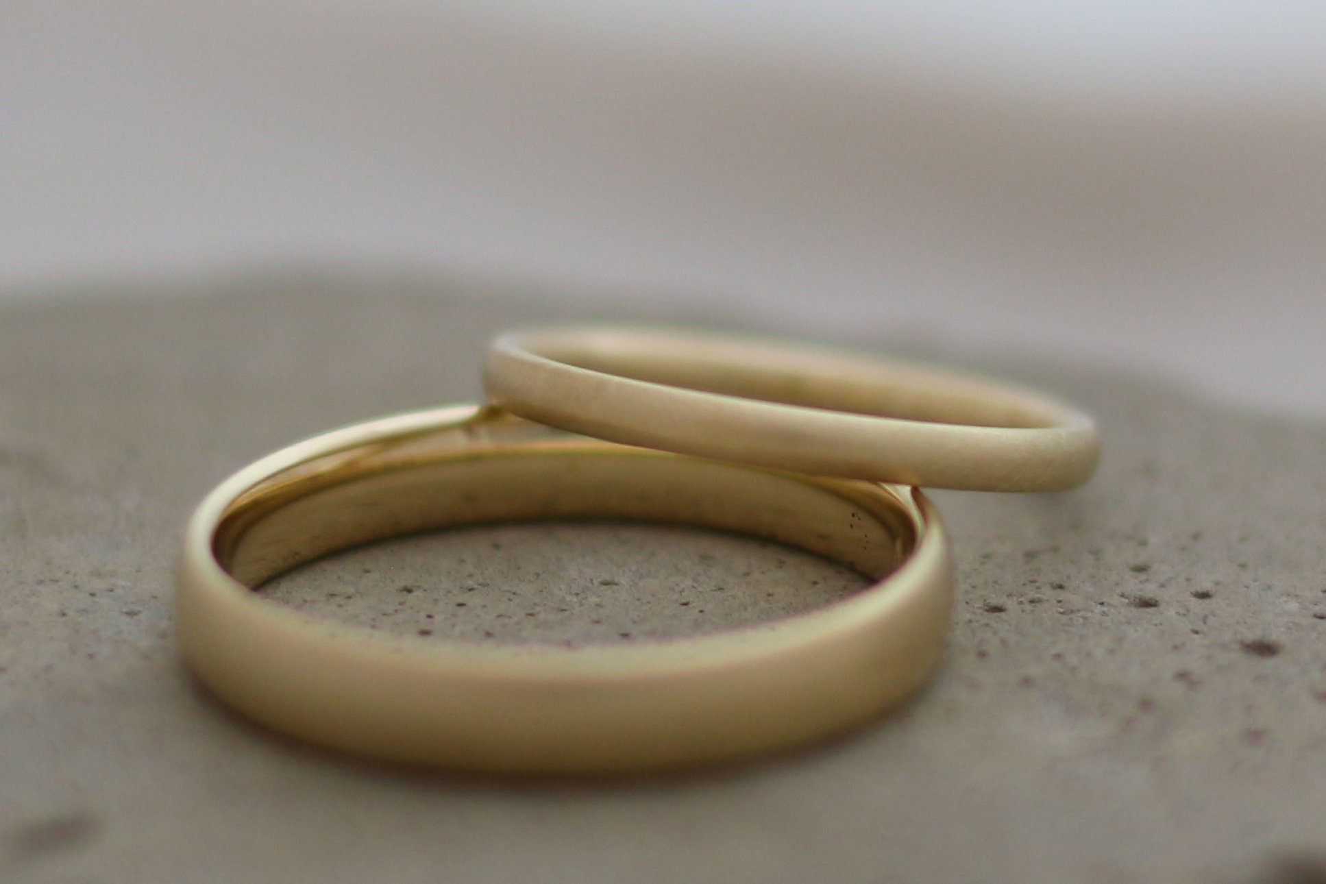 Gelbgold Eheringe (585/750) | Fairtrade | schmal, breit, schlicht, gewölbt, klassisch - Goldschmiede Miret