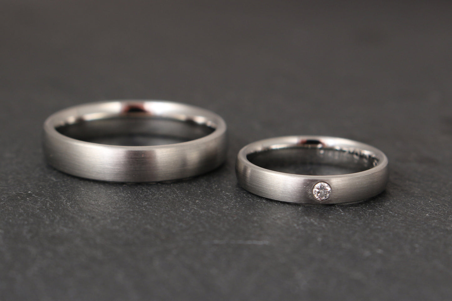 Paladium Eheringe (500) | Trauringe schlicht mit Brillant, Diamant