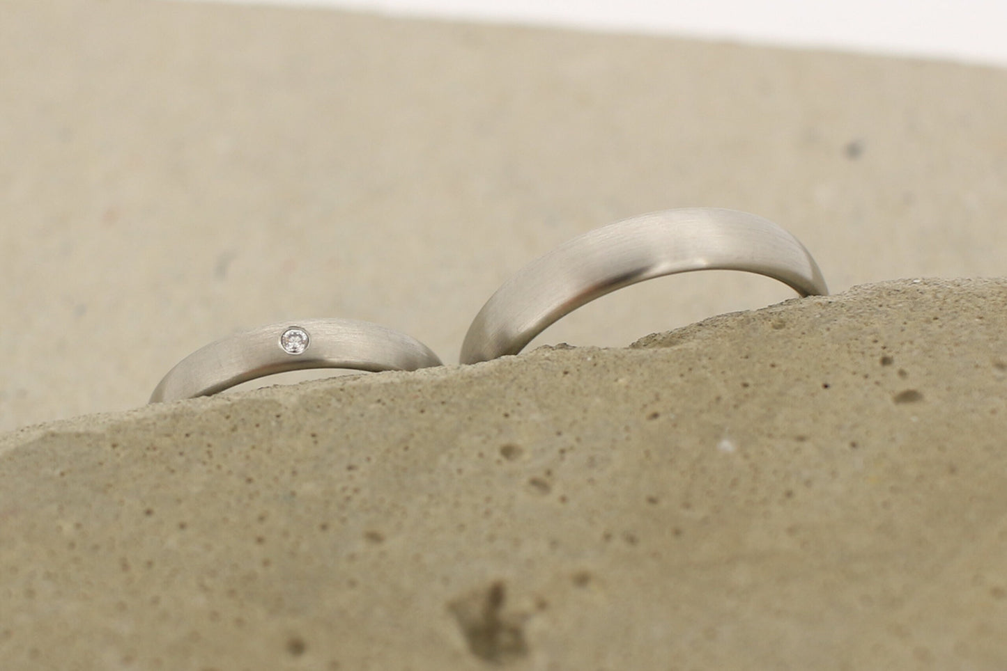 Paladium Eheringe (500) | Trauringe schlicht mit Brillant, Diamant