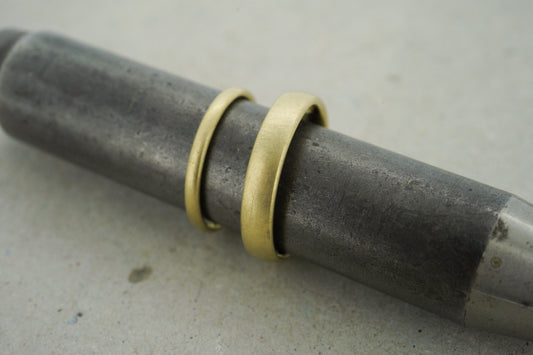 Gelbgold Eheringe (750)| schmal und schlicht