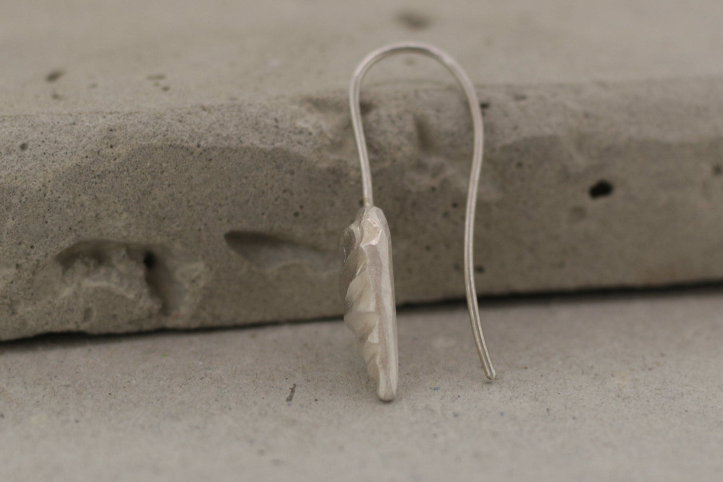 Ohrhänger Silber flacher umgedrehter Tropfen - Goldschmiede Miret