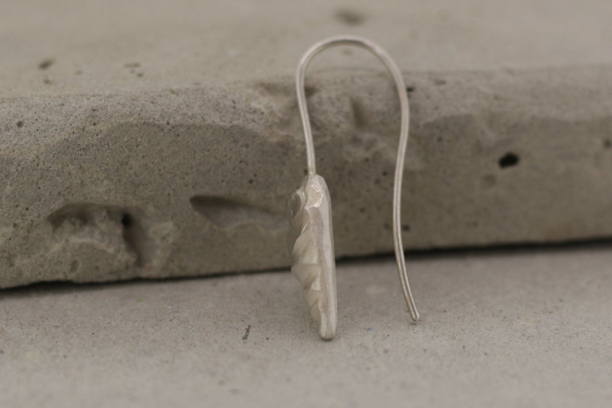 Ohrhänger Silber flacher umgedrehter Tropfen - Goldschmiede Miret