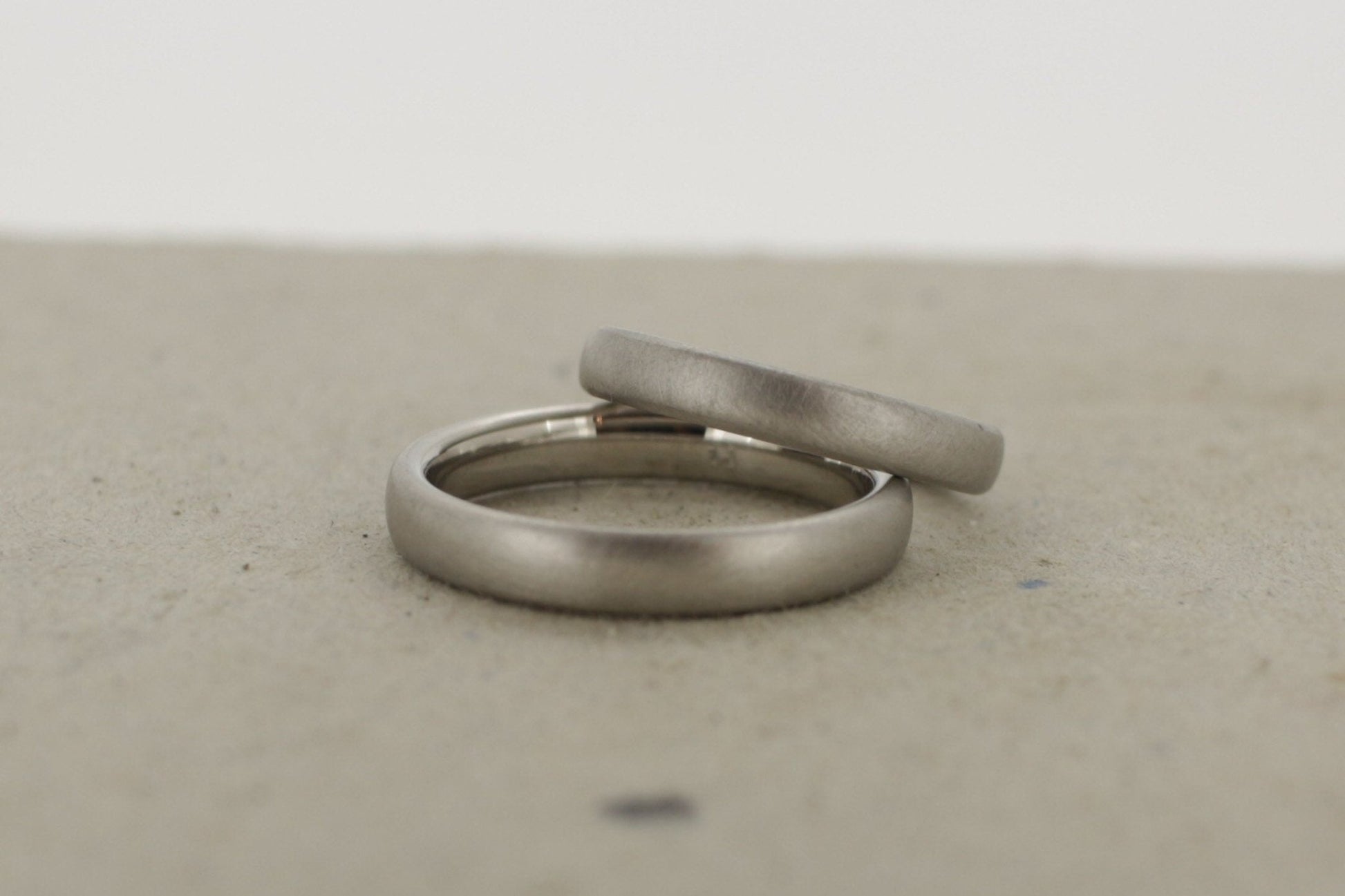 Platin Eheringe (600/952) | matt - Goldschmiede Miret