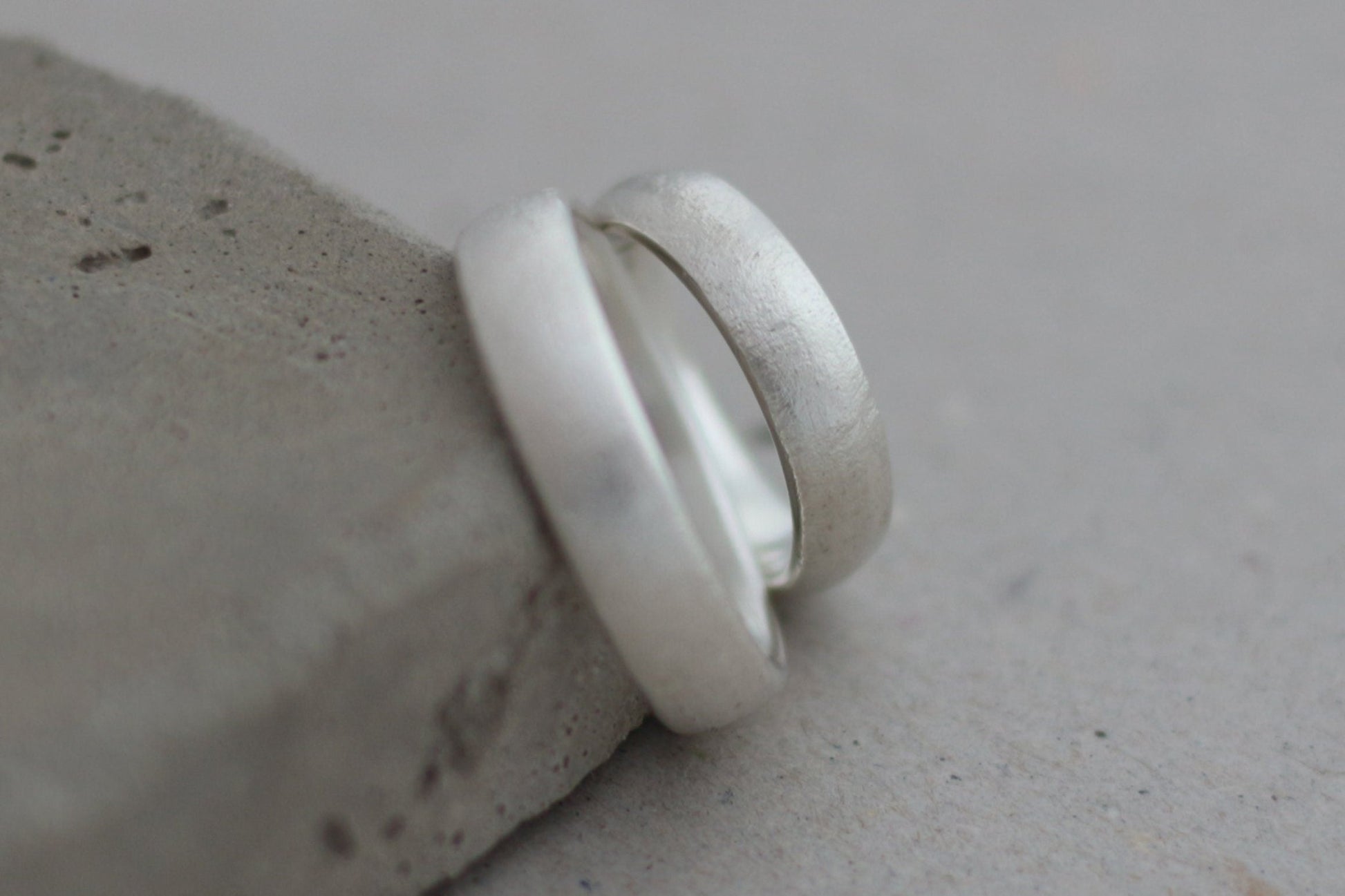 Silber Eheringe (925) | gehämmerte Oberfläche | Struktur - Goldschmiede Miret