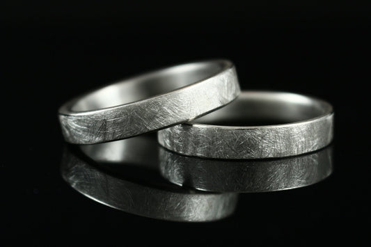 Silber Eheringe (925) | Trauringe Hochzeitsringe | 4mm | gerade, schlicht, eismatt, kantig - Goldschmiede Miret