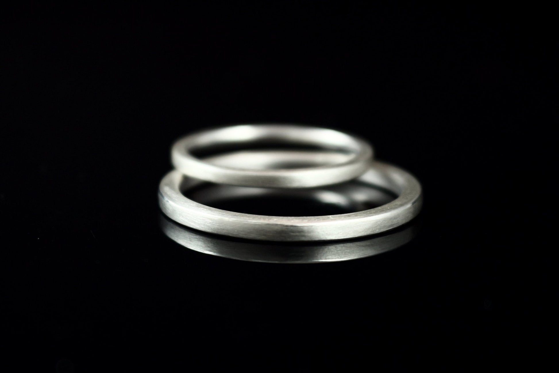 Silber Eheringe (935) | 1,5mm und 2mm | gerade, matt kantiges Profil - Goldschmiede Miret