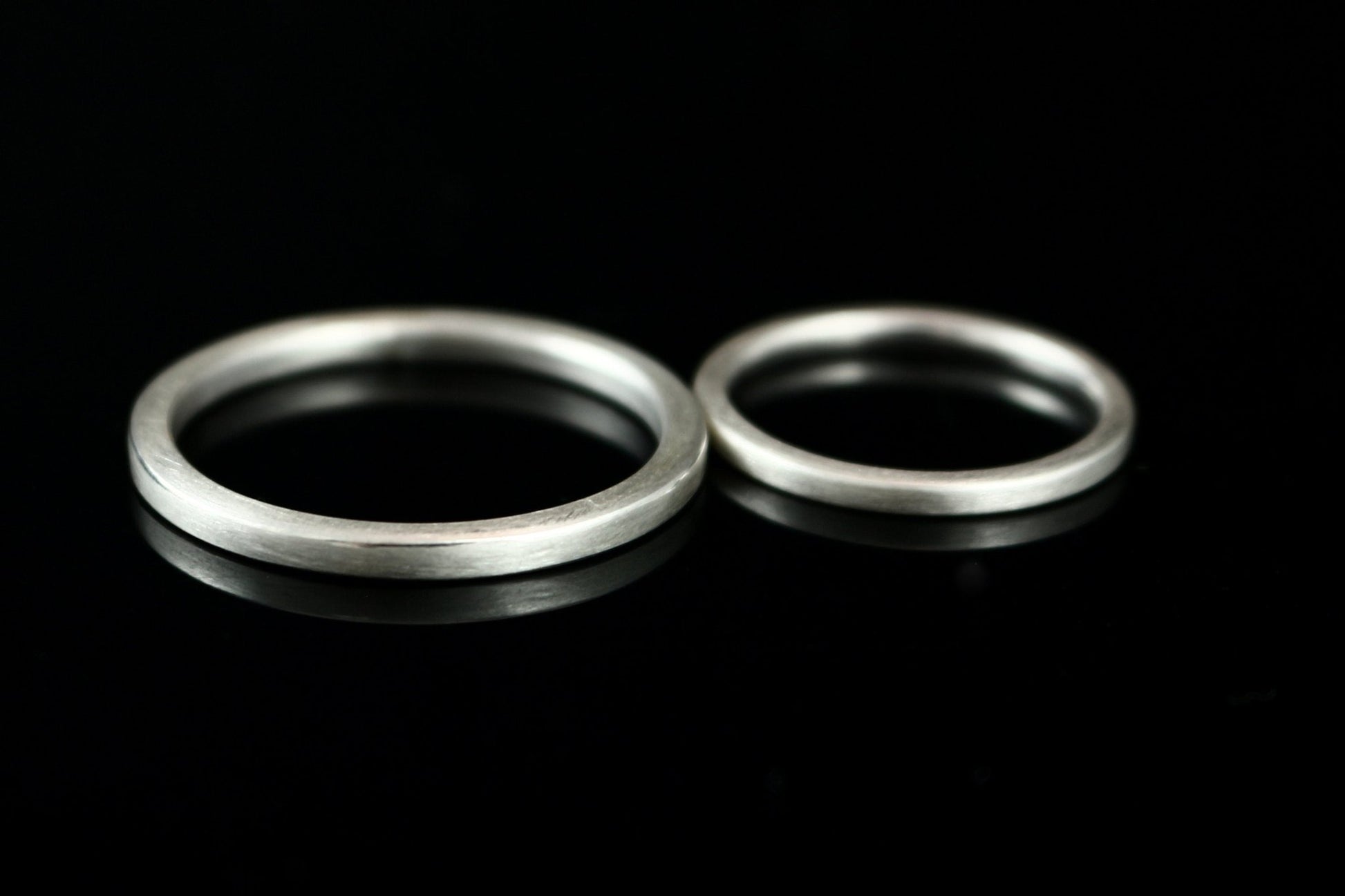 Silber Eheringe (935) | 1,5mm und 2mm | gerade, matt kantiges Profil - Goldschmiede Miret
