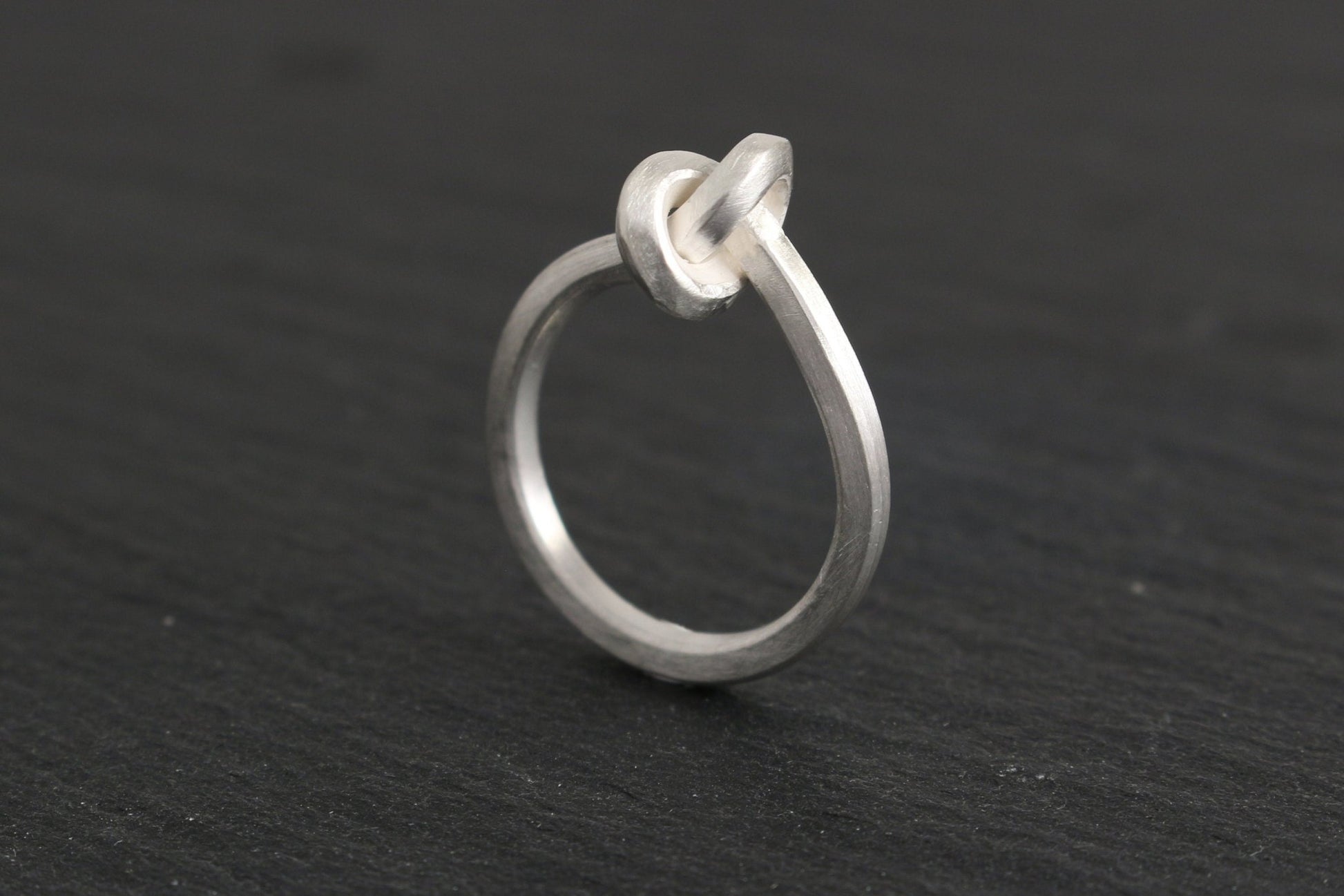 Silber Knotenring (950) | Verlobungsring | Antragsring | infinity, design, schlicht - Goldschmiede Miret