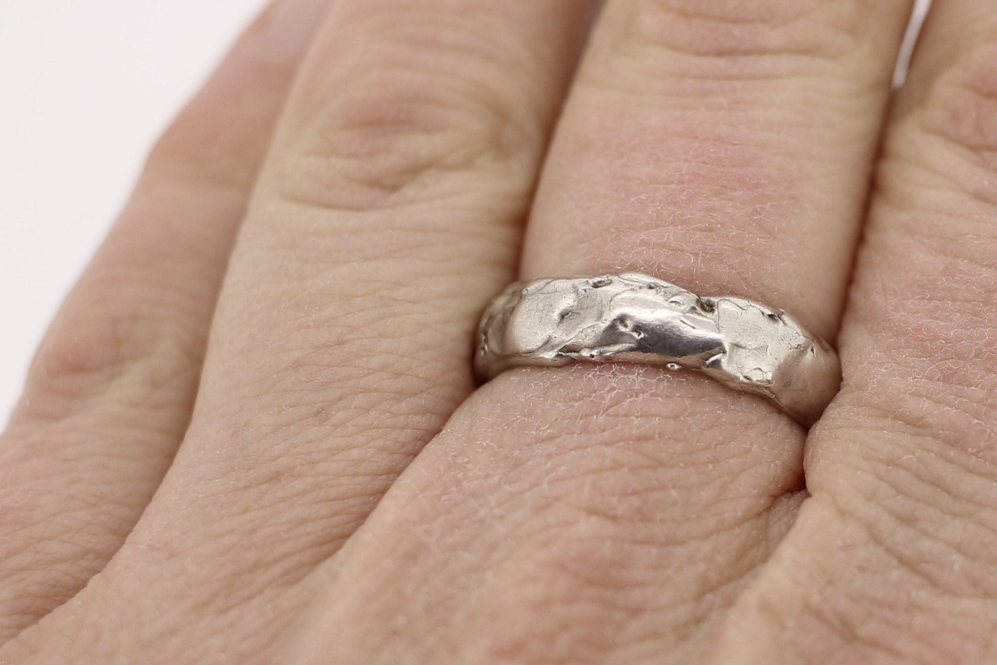 Silberring | Männerring | mit organischer Oberfläche - Goldschmiede Miret