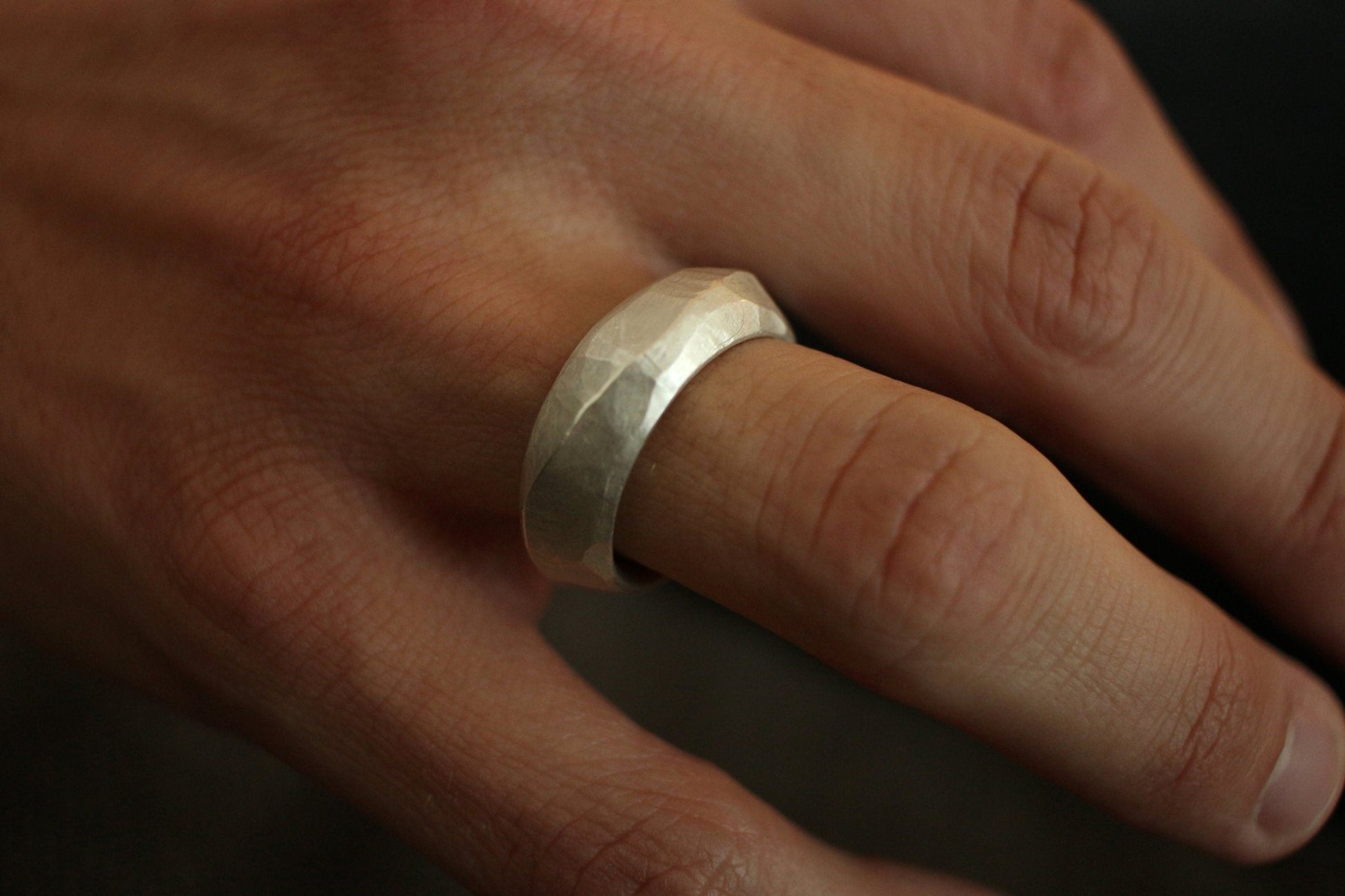 Silberring | Männerring | unregelmäßige Oberfläche | massiv - Goldschmiede Miret