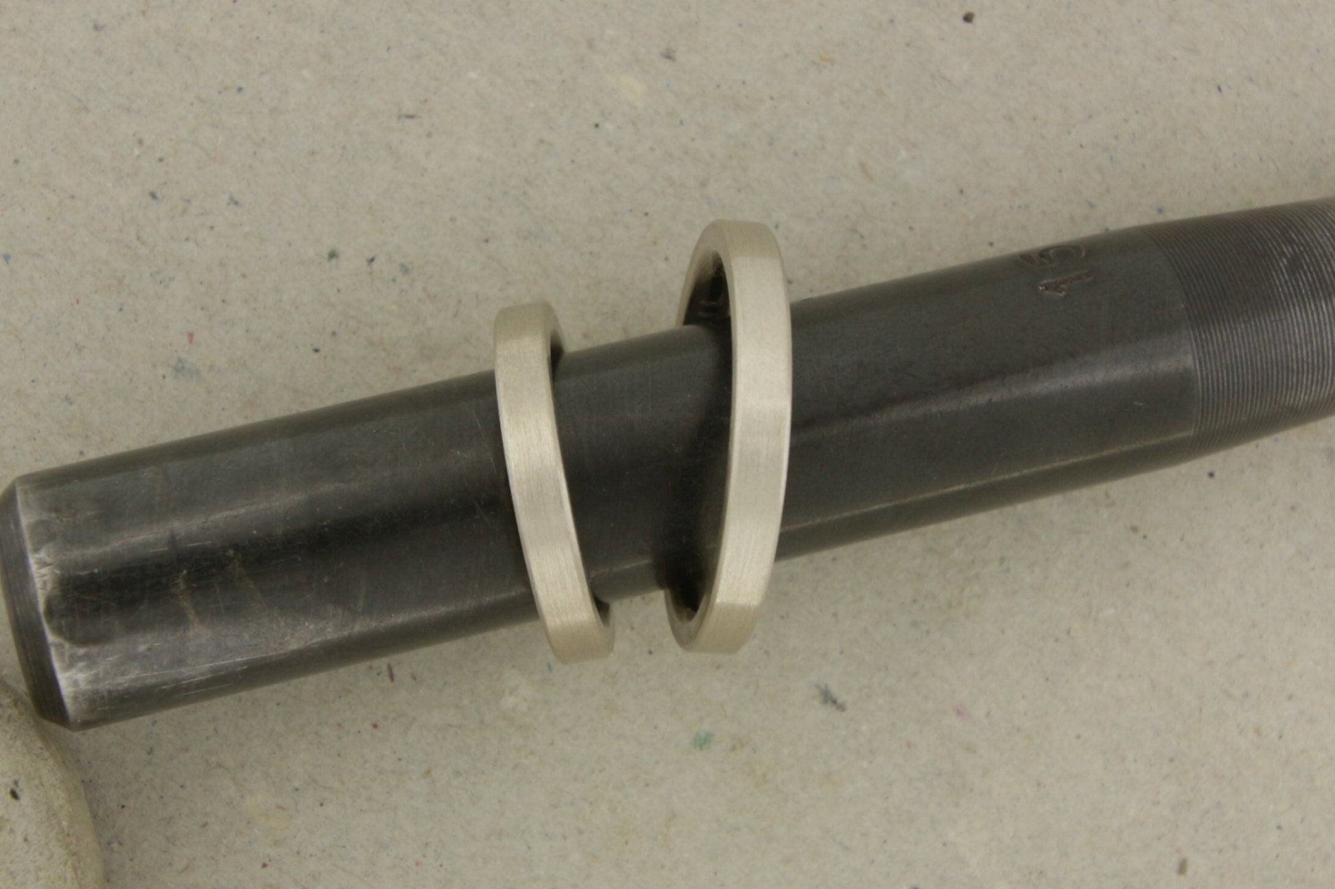 Weißgold Eheringe (333/585/750) | geradlinige Trauringe | schlicht, matt, kantig - Goldschmiede Miret